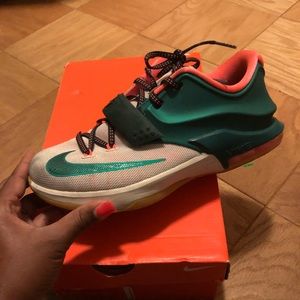 KD VII SIZE 5.5(kids) 7.5(women)